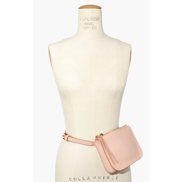 Madewell Handbags - Madewell Simple Pouch Belt Bag HP